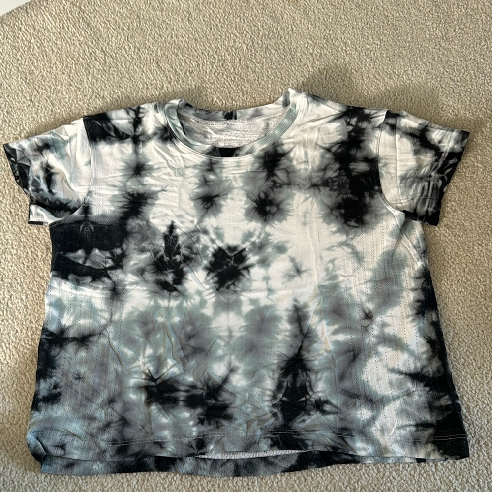 Tye dyed lululemon tshirt - size 8